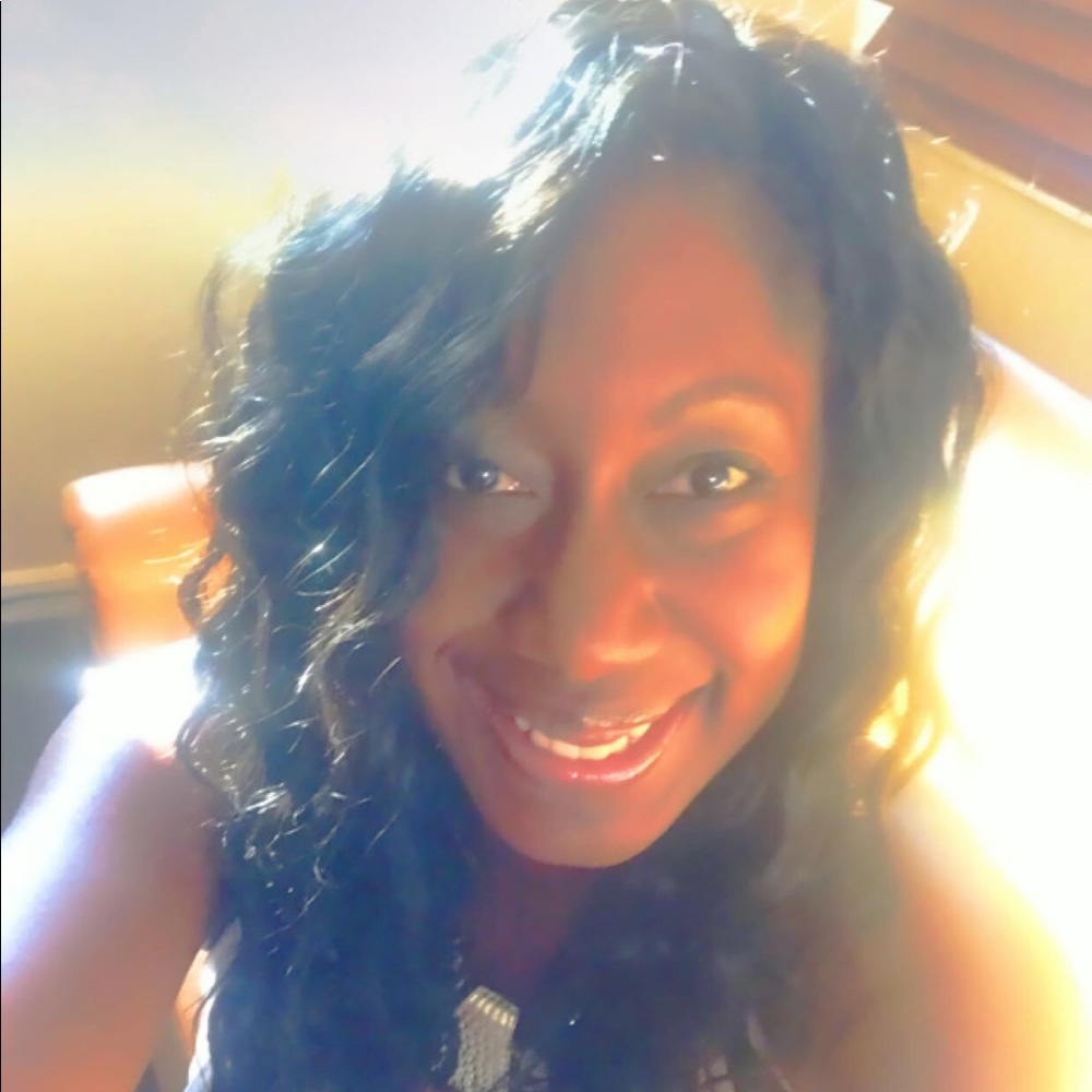 Meet your Posher, Carla